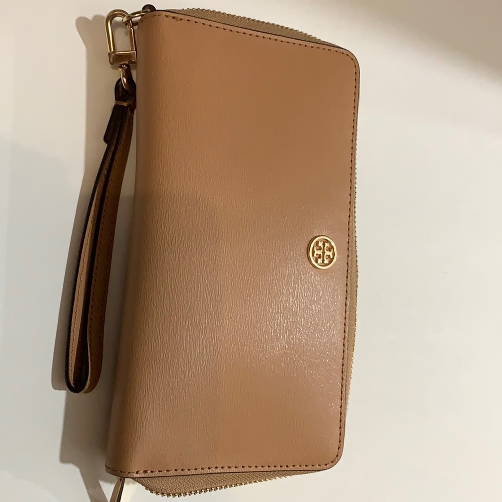 Tory Burch wallet